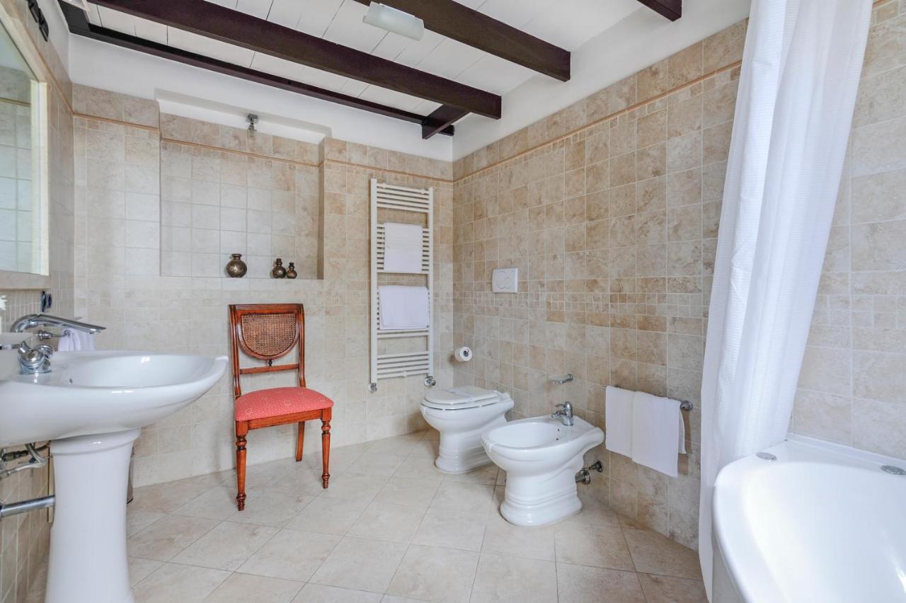 Castriota19 - Jacuzzi Room & Apartment Sit Lecce Bagian luar foto