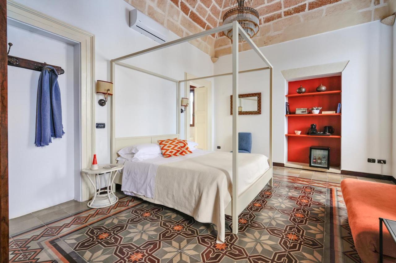 Castriota19 - Jacuzzi Room & Apartment Sit Lecce Bagian luar foto