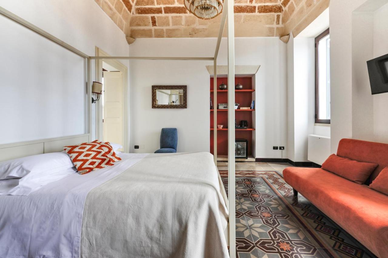 Castriota19 - Jacuzzi Room & Apartment Sit Lecce Bagian luar foto
