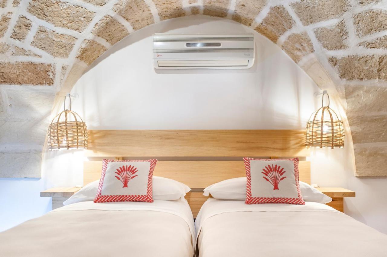 Castriota19 - Jacuzzi Room & Apartment Sit Lecce Bagian luar foto