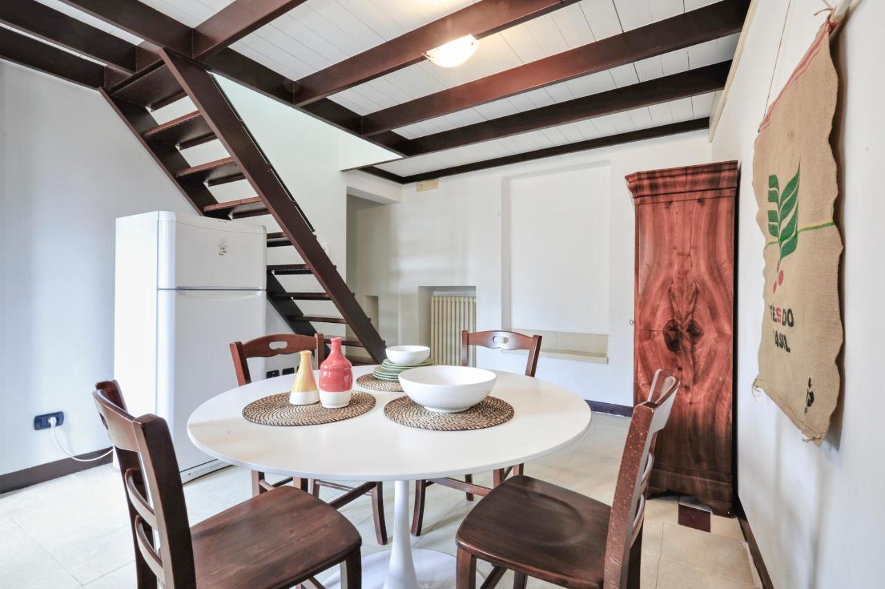 Castriota19 - Jacuzzi Room & Apartment Sit Lecce Bagian luar foto