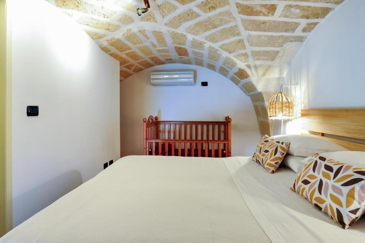 Castriota19 - Jacuzzi Room & Apartment Sit Lecce Bagian luar foto