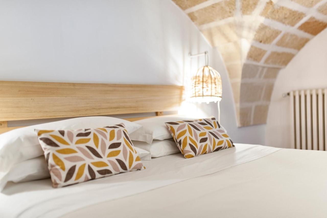 Castriota19 - Jacuzzi Room & Apartment Sit Lecce Bagian luar foto