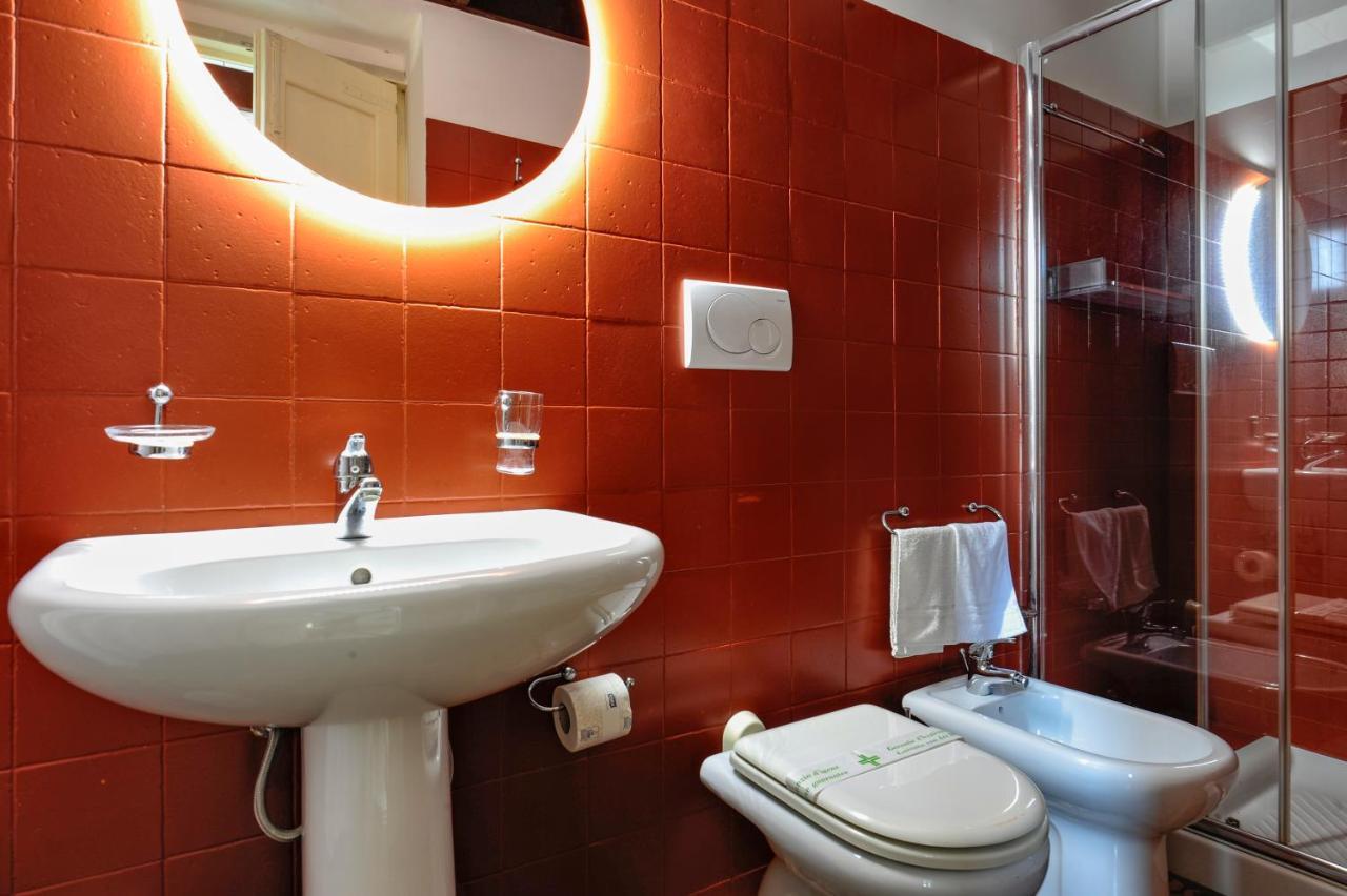 Castriota19 - Jacuzzi Room & Apartment Sit Lecce Bagian luar foto