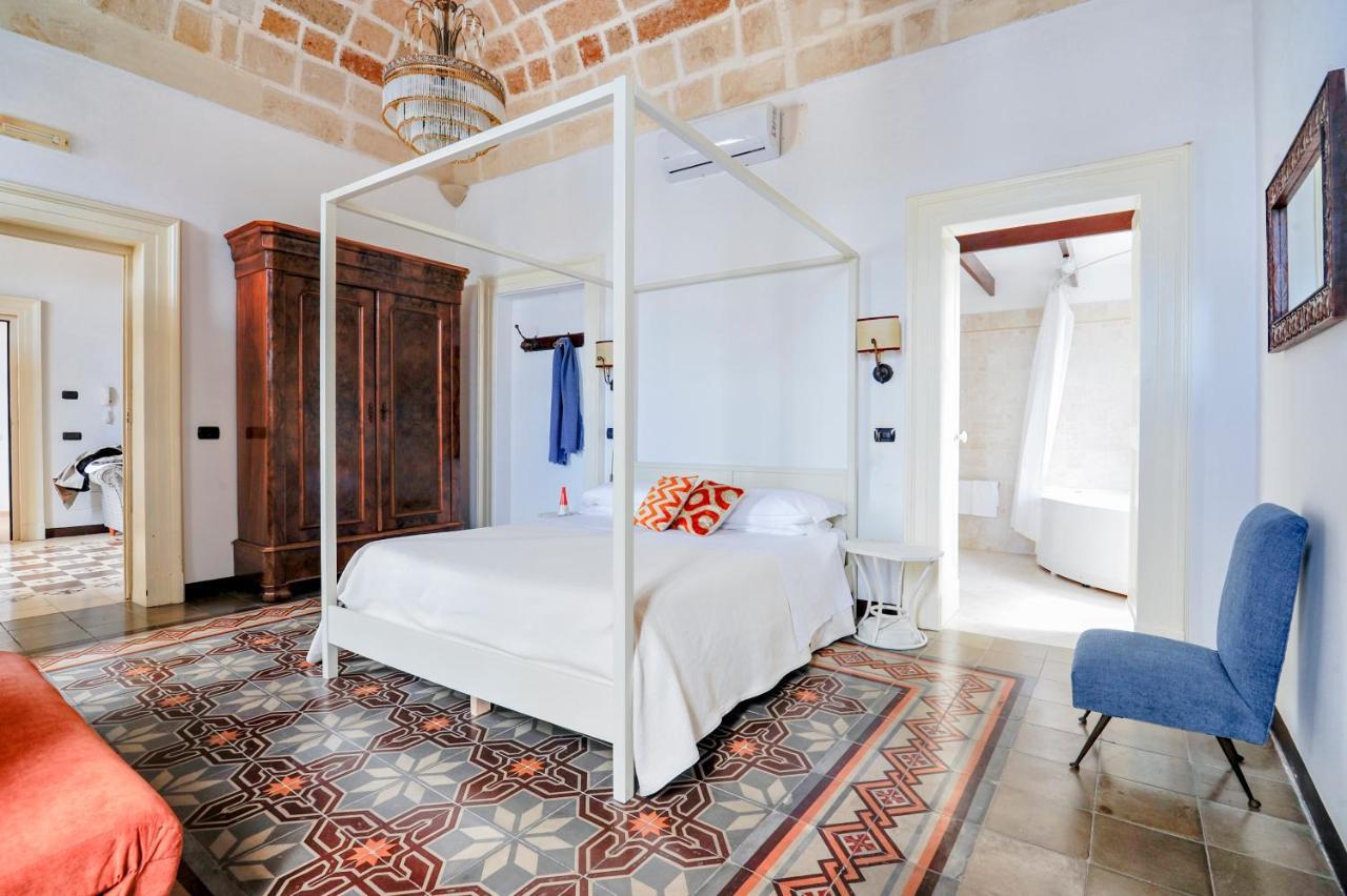 Castriota19 - Jacuzzi Room & Apartment Sit Lecce Bagian luar foto
