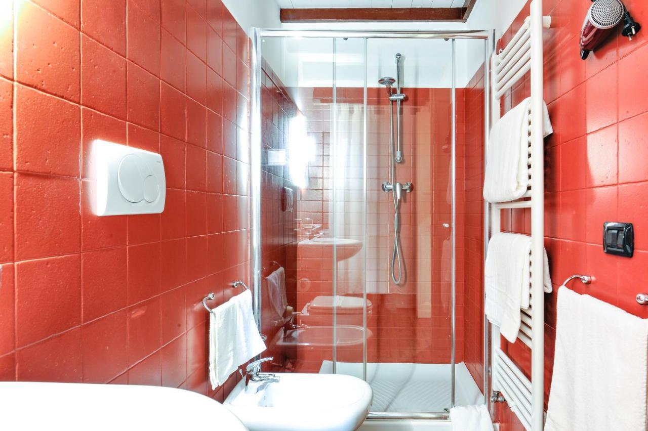 Castriota19 - Jacuzzi Room & Apartment Sit Lecce Bagian luar foto